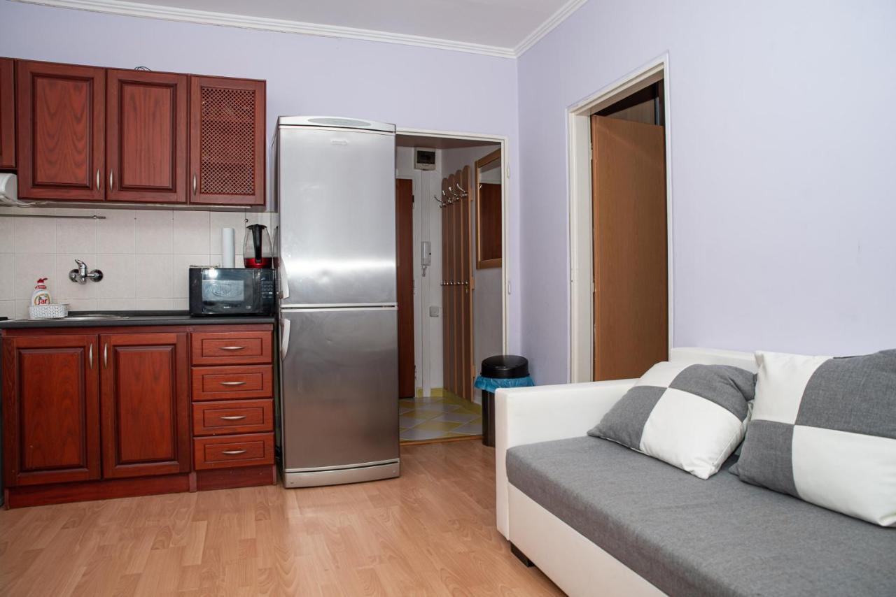 Lovely One Bedroom Apartment Nové Zámky Kültér fotó