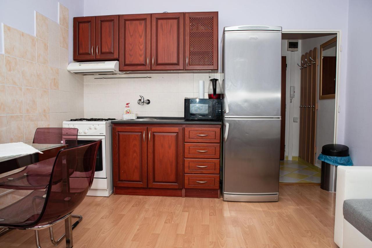 Lovely One Bedroom Apartment Nové Zámky Kültér fotó