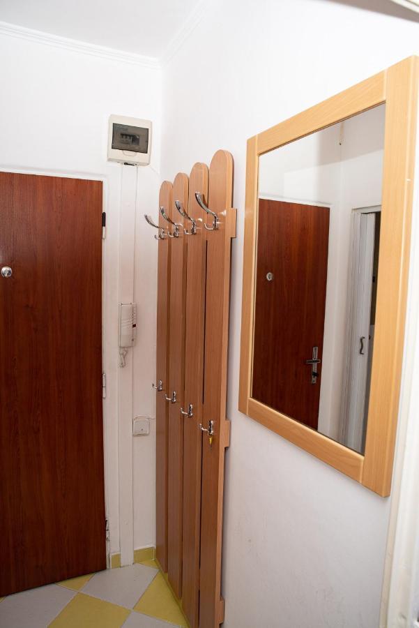 Lovely One Bedroom Apartment Nové Zámky Kültér fotó