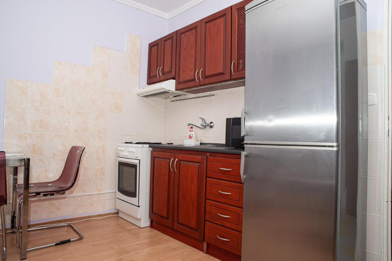 Lovely One Bedroom Apartment Nové Zámky Kültér fotó